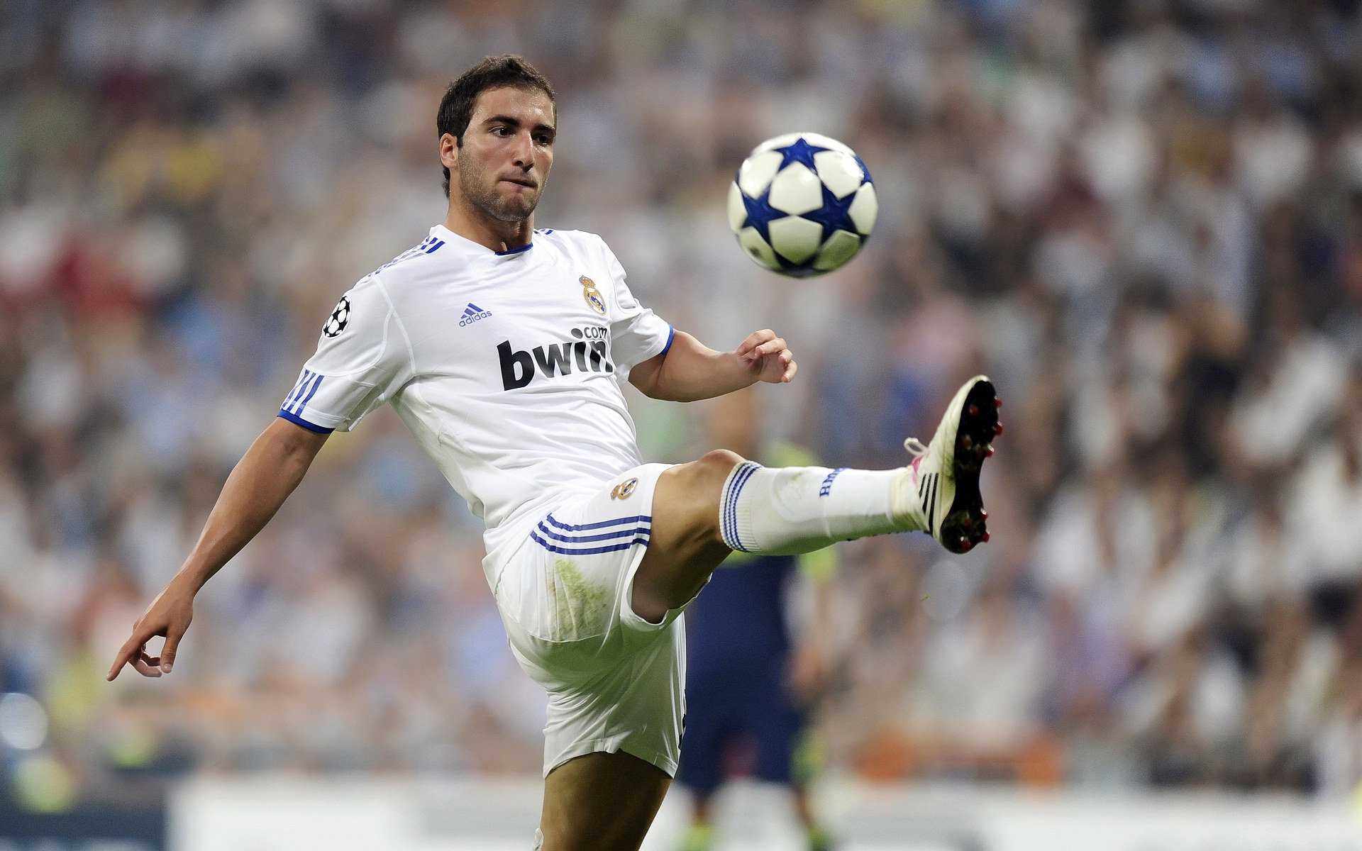 德甲极速反击：瞬间突破，得分如入无人之境！，德甲冲刺速度最快球员