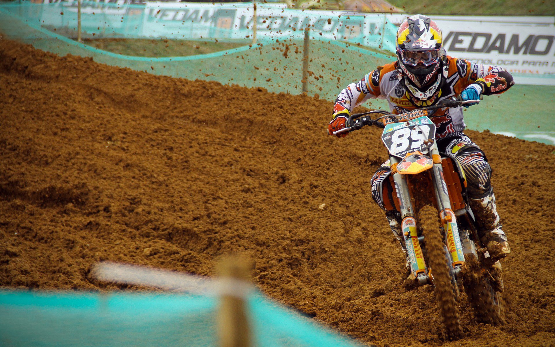 意大利男子接力队配合日益默契，意大利接力违规