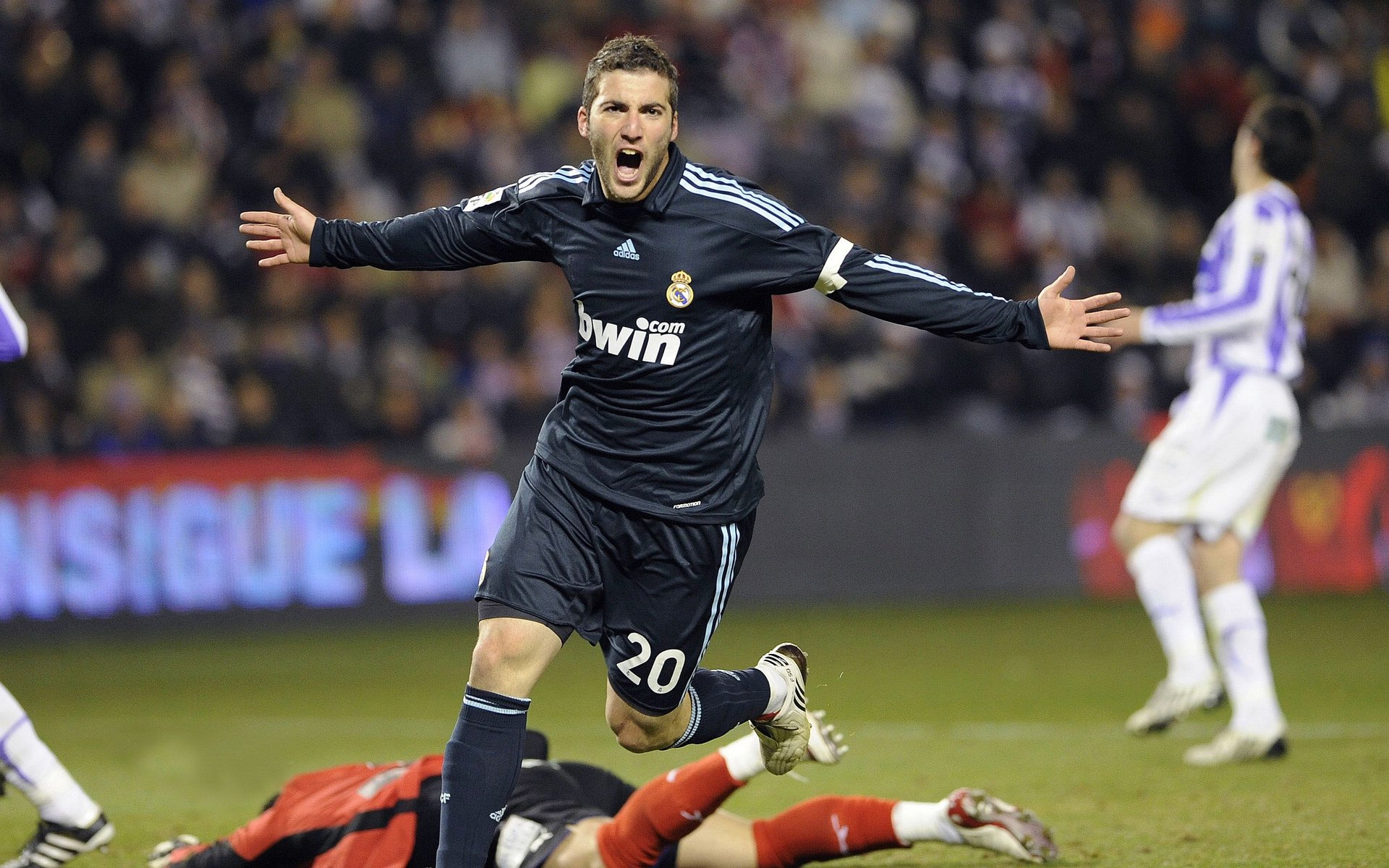 kaiyun.com-逆风飞翔：那些用勇气逆袭的足球球队，足球史上经典逆转